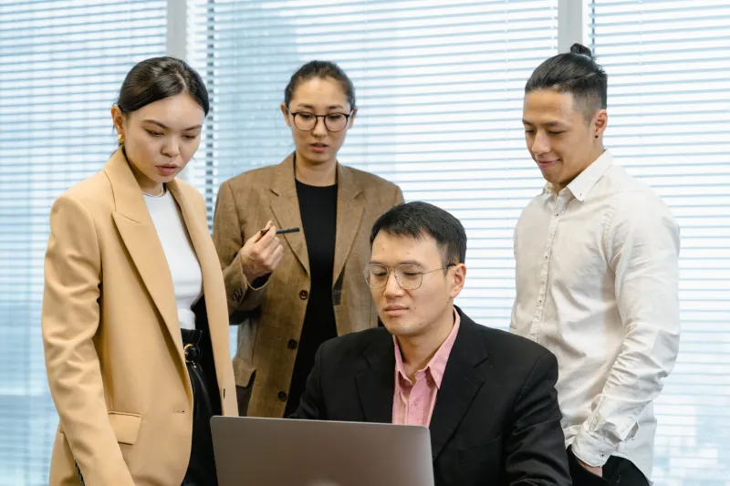 Hai Nền Văn Hóa, Một Lợi Thế: Bí Quyết Kinh Doanh Của Người Việt Kiều Đang Chinh Phục Hai Thị Trường